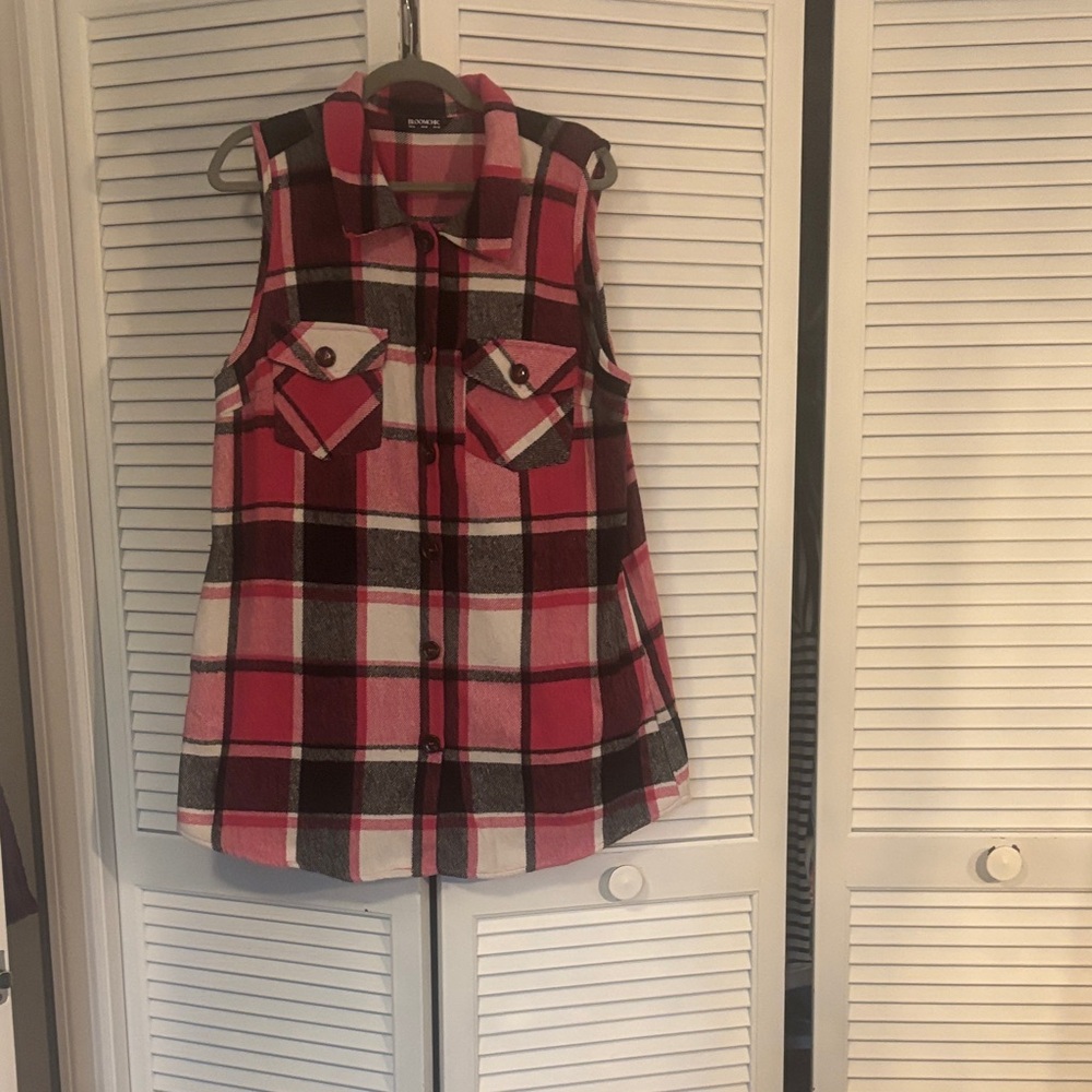 Black/pink Plaid Sleeveless vest from BloomChic
